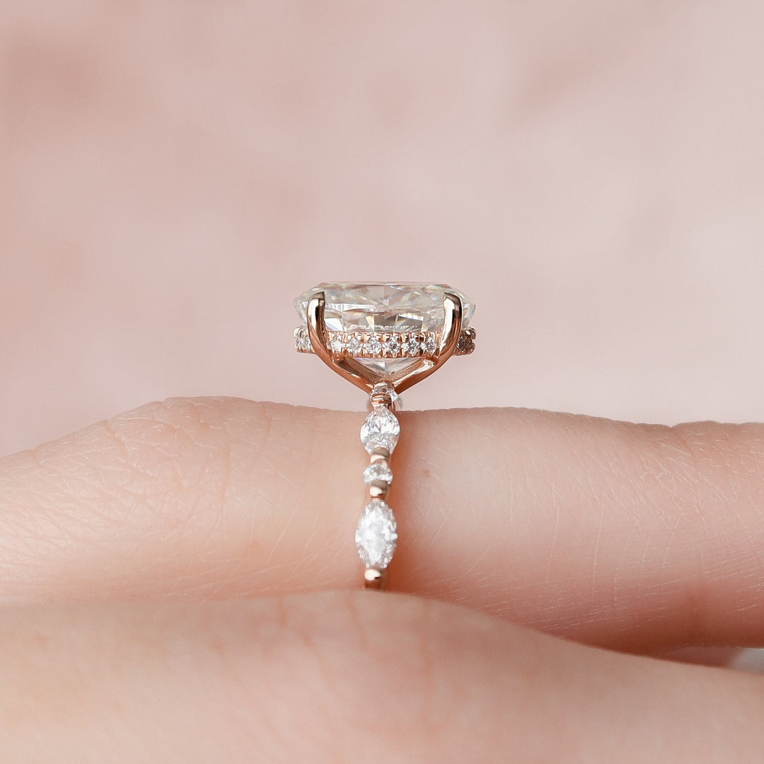 1.5 CT Oval Cut Moissanite Engagement Ring