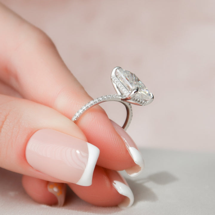 4.5 СT Radiant Cut Moissanite Engagement Ring