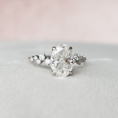 2 CT Oval shape Moissanite Engagement Ring