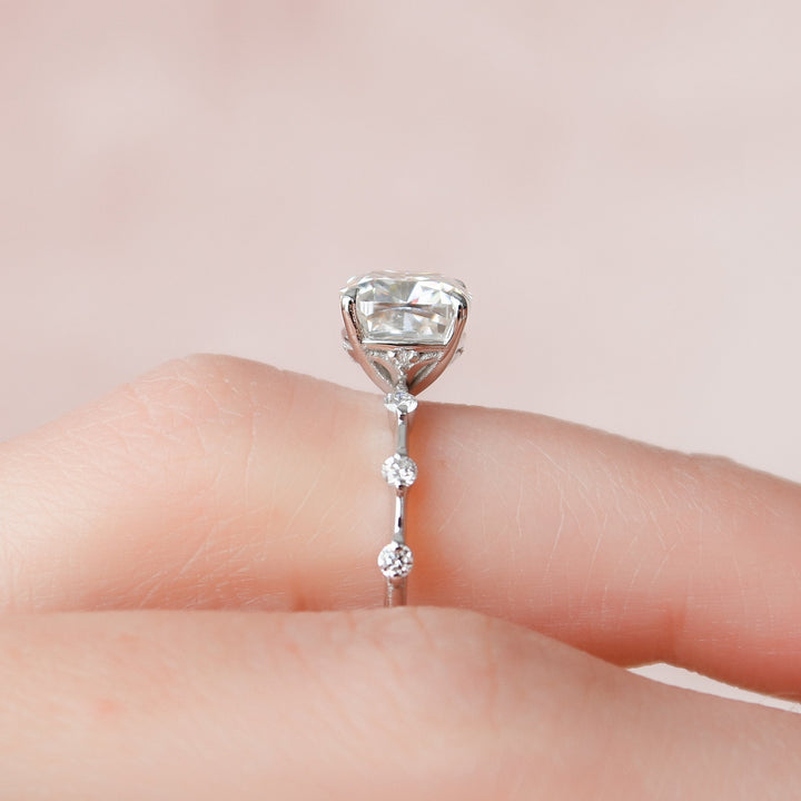 2 CT Cushion Cut Moissanite Engagement Ring