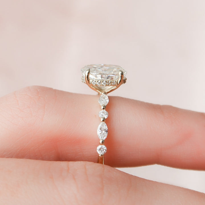 1.5 CT Oval Cut Moissanite Engagement Ring
