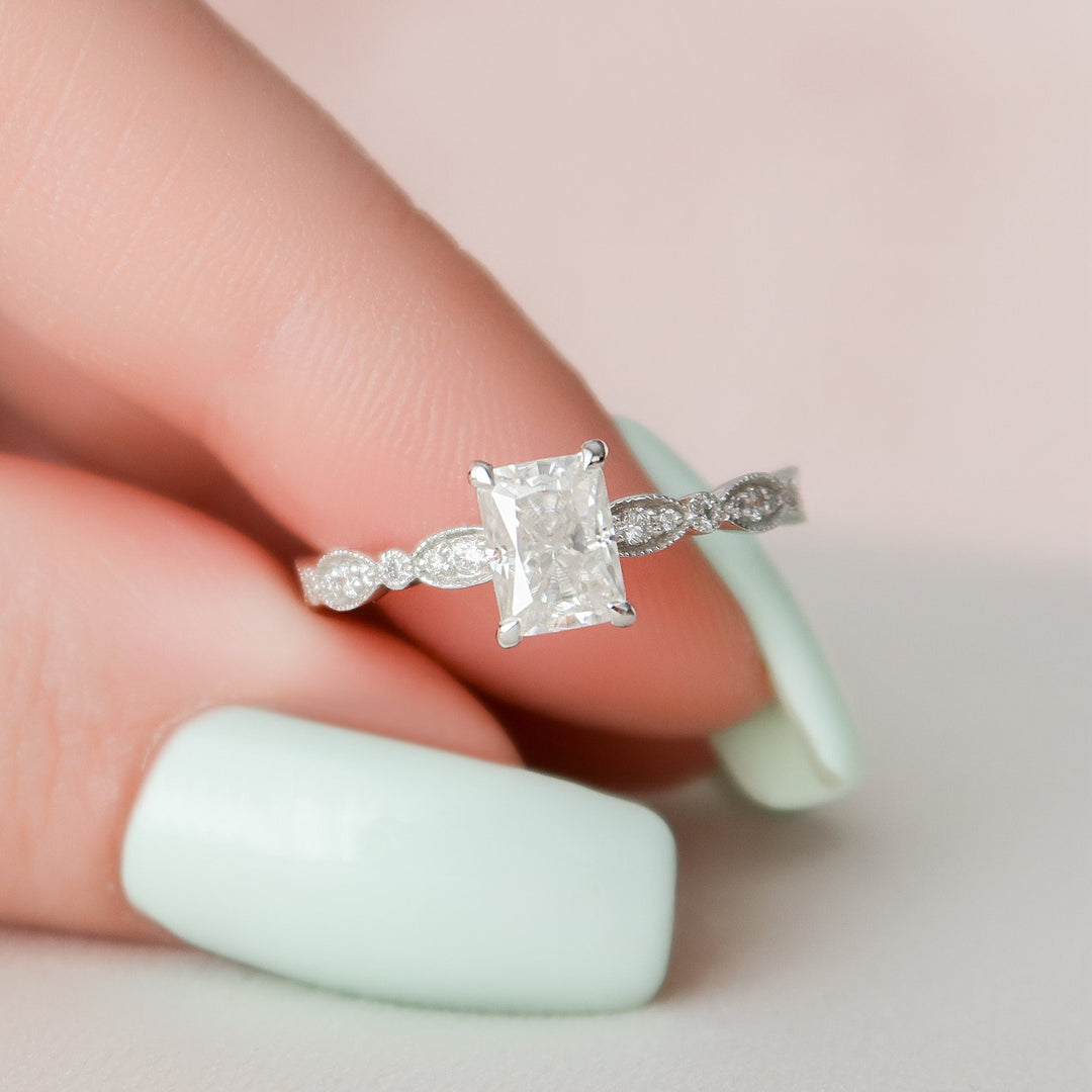 1 CT Radiant Cut Moissanite Engagement Ring