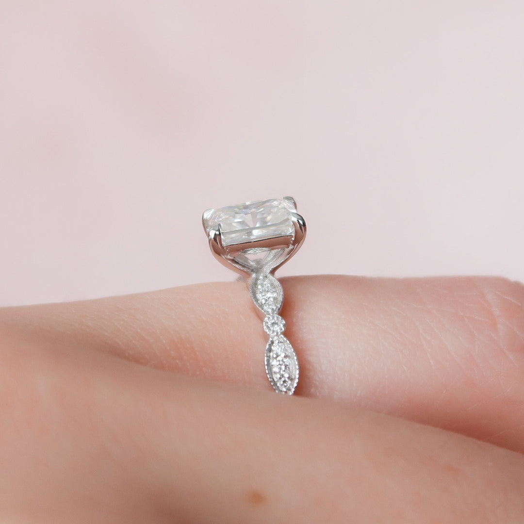 1 CT Radiant Cut Moissanite Engagement Ring