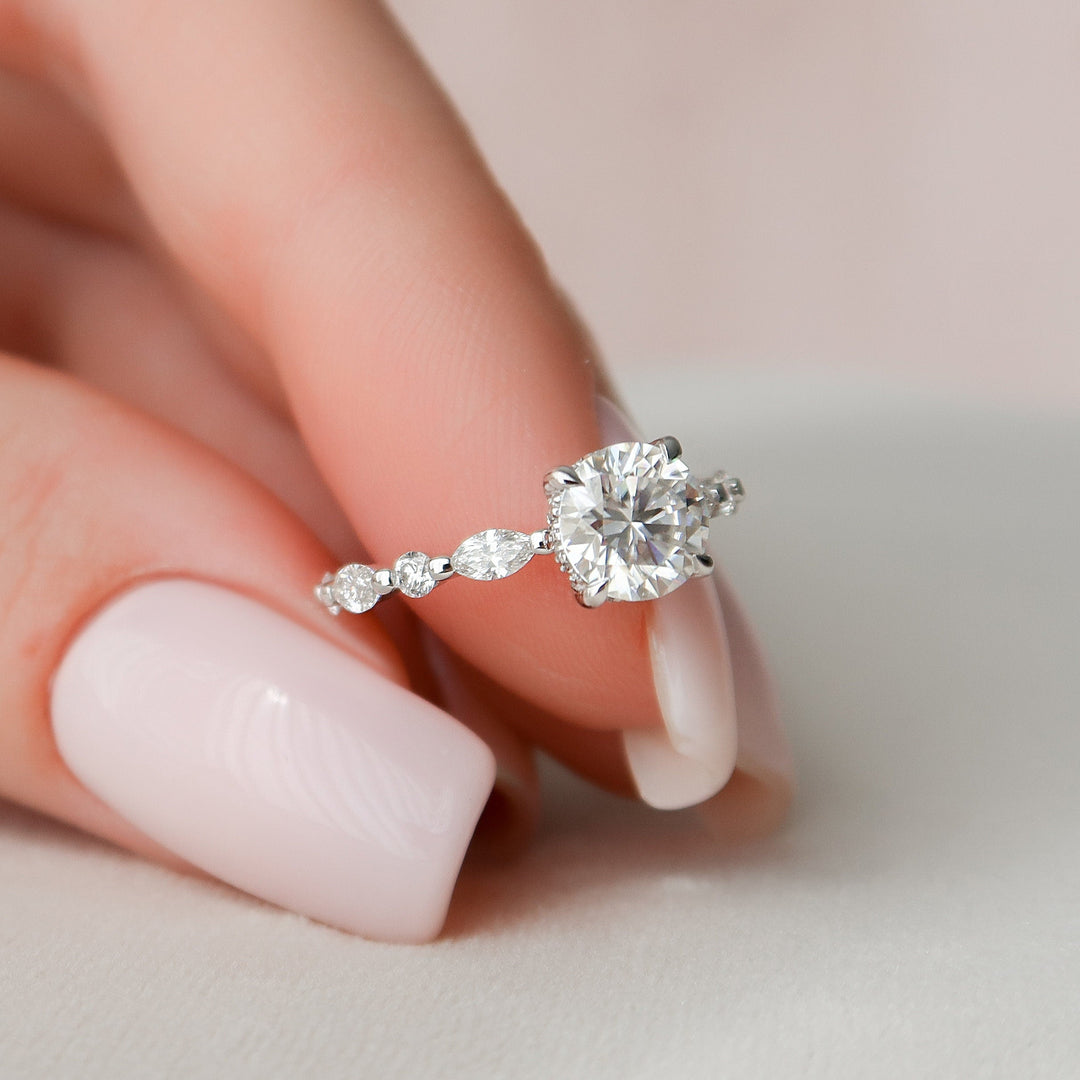 1 CT Oval cut Moissanite Engagement Ring