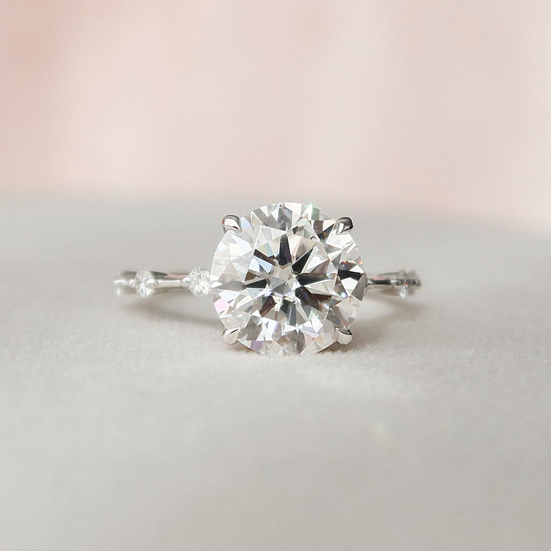 2.5 CT Round Cut Moissanite Engagement Ring