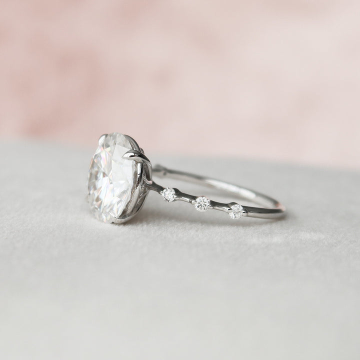4 CT Round Cut Moissanite Engagement Ring