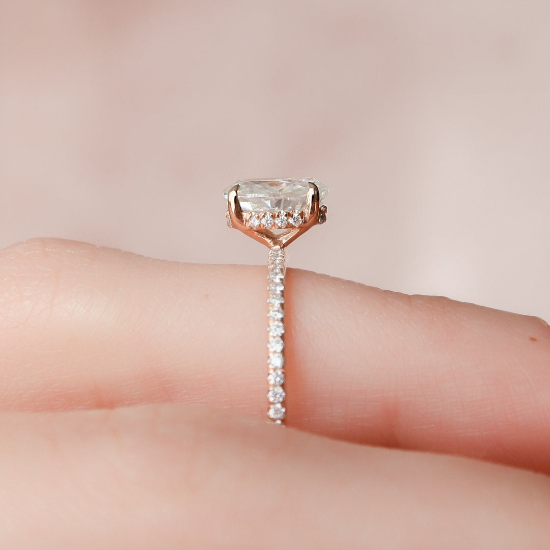1 CT Oval Cut Moissanite Engagement Ring