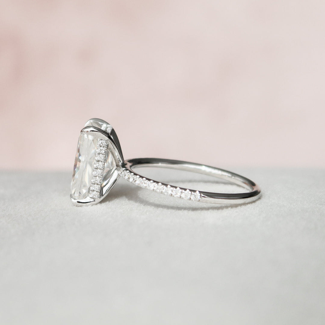 4.5 СT Radiant Cut Moissanite Engagement Ring
