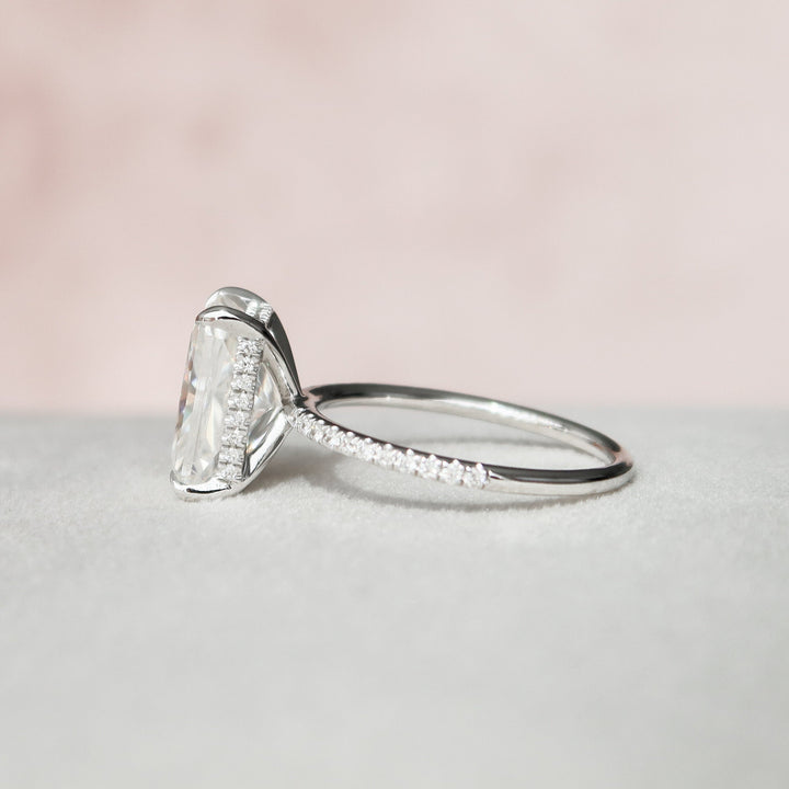 4.5 СT Radiant Cut Moissanite Engagement Ring