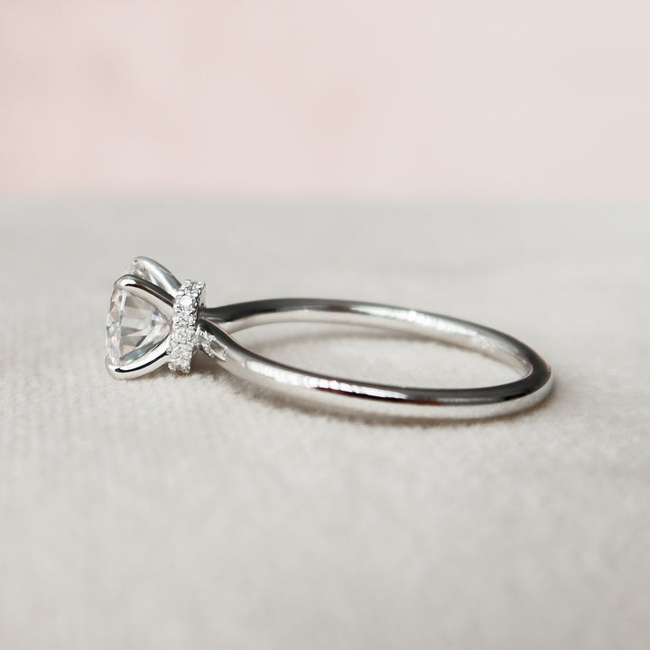 1 CT  Round Cut Moissanite Solitaire Engagement Ring