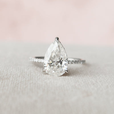 2.5 CT Pear cut Moissanite Engagement Wedding Ring
