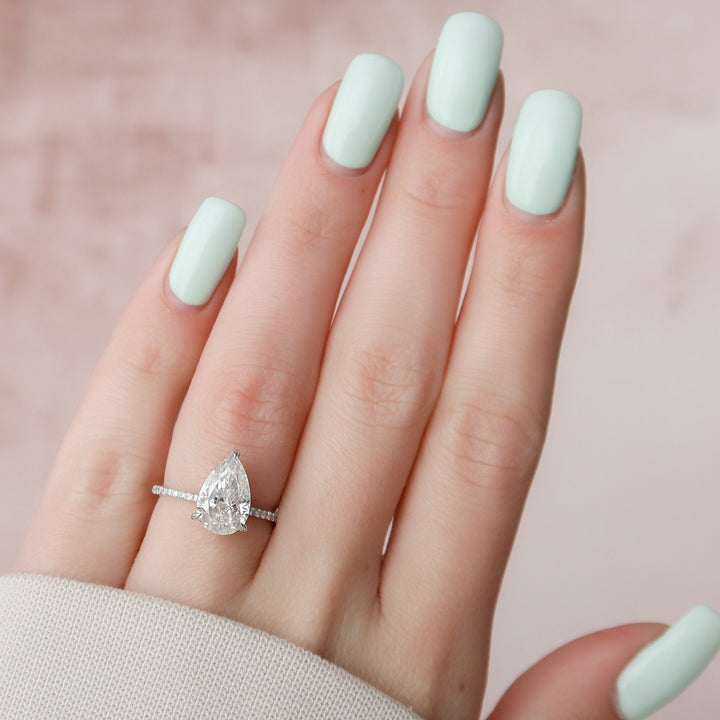 2.5 CT Pear cut Moissanite Engagement Wedding Ring