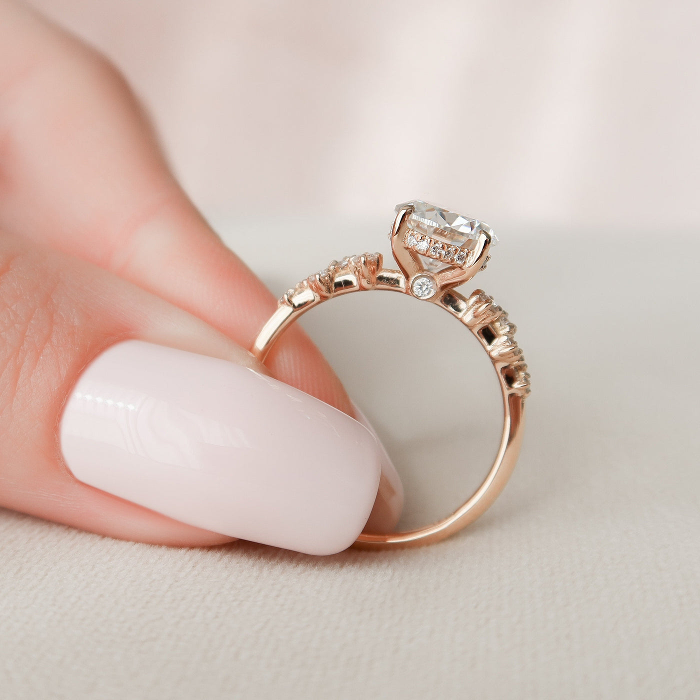 2 CT Round Cut Moissanite Wedding Ring