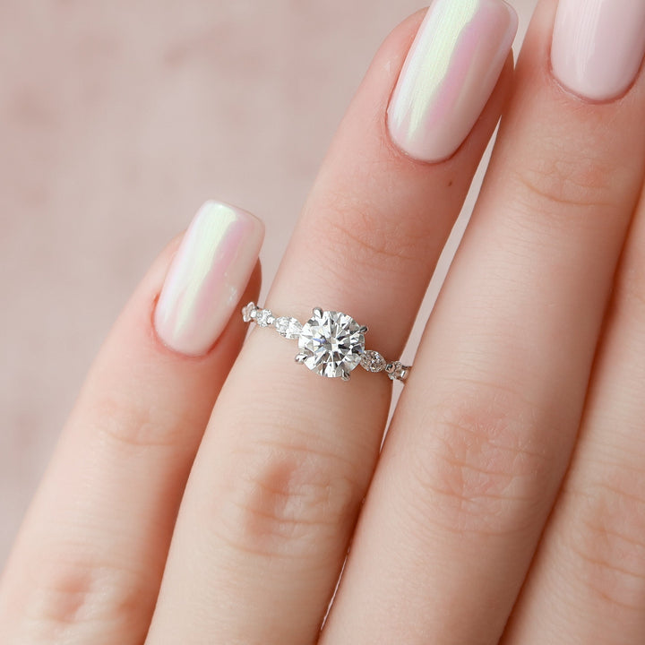 1 CT Oval cut Moissanite Engagement Ring