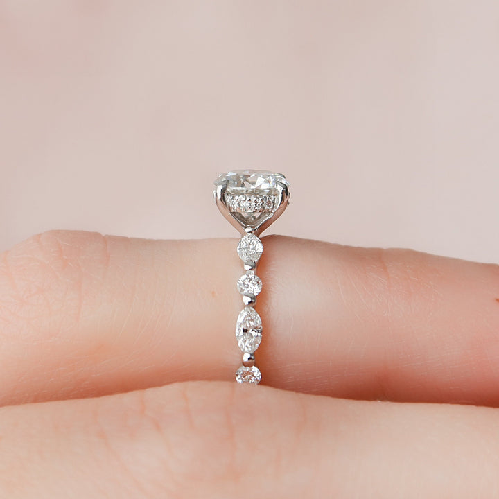 1 CT Oval cut Moissanite Engagement Ring