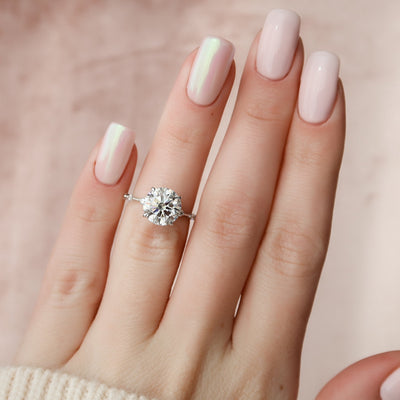 2.5 CT Round Cut Moissanite Engagement Ring