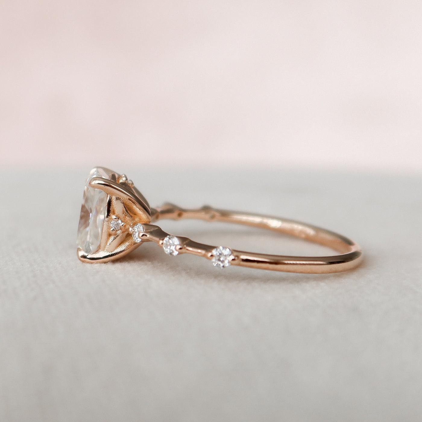 2 CT Cushion Cut Moissanite Engagement Ring