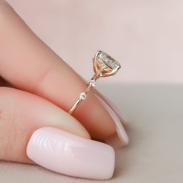 2 CT Cushion Cut Moissanite Engagement Ring