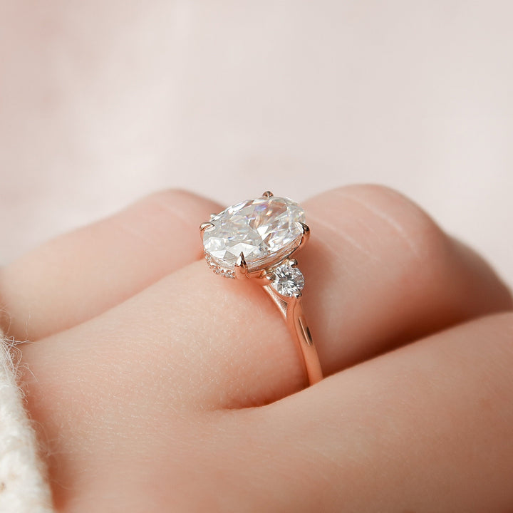 2 CT  Oval cut Three Stone  Moissanite Engagement Ring