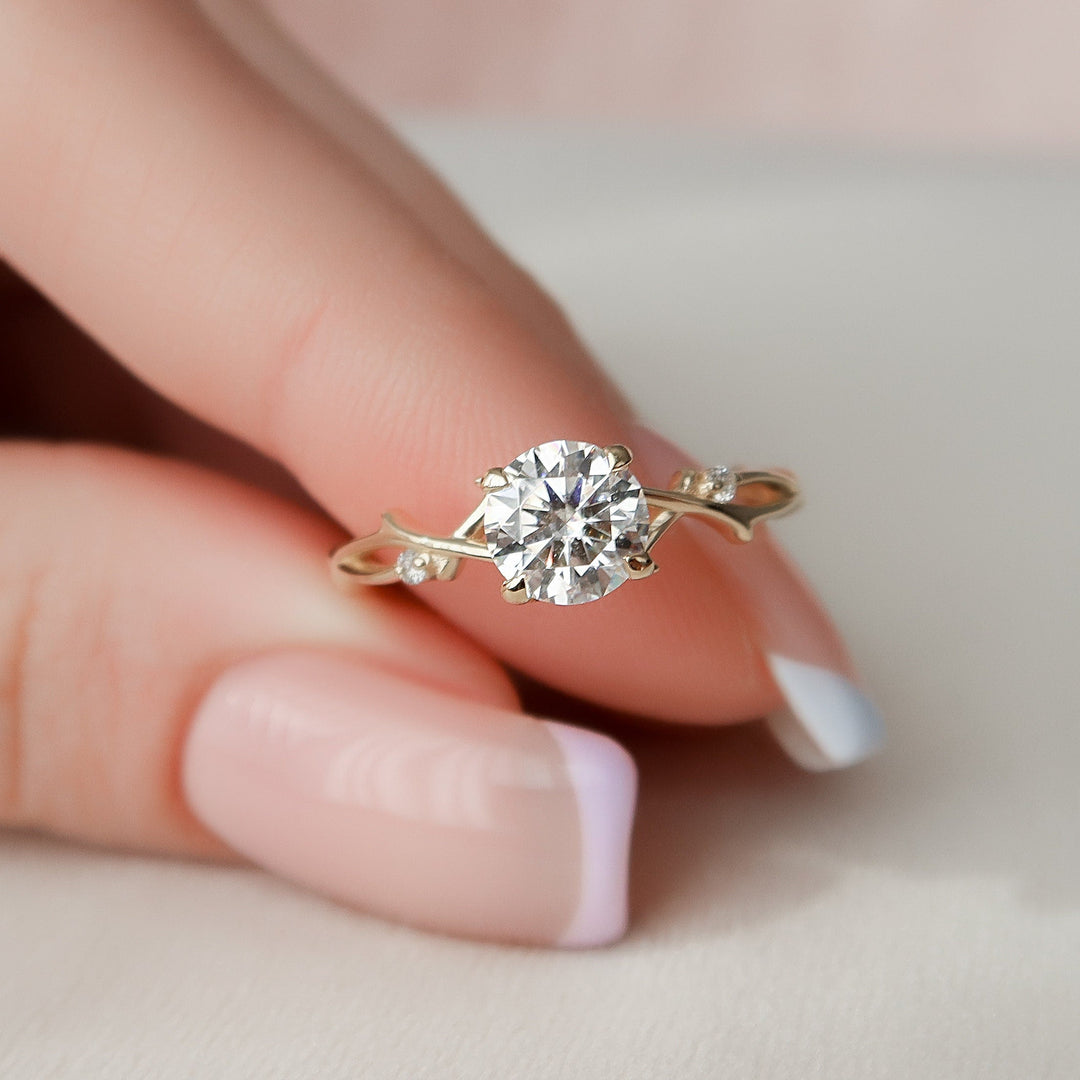 1 CT Round cut Moissanite Engagement Ring