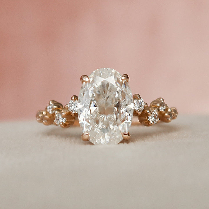 2 CT Oval shape Moissanite Engagement Ring
