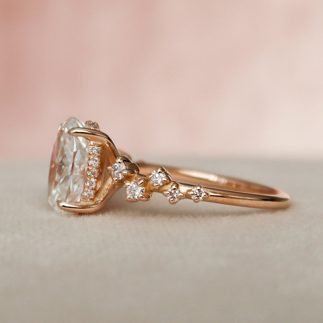 2 CT Oval shape Moissanite Engagement Ring