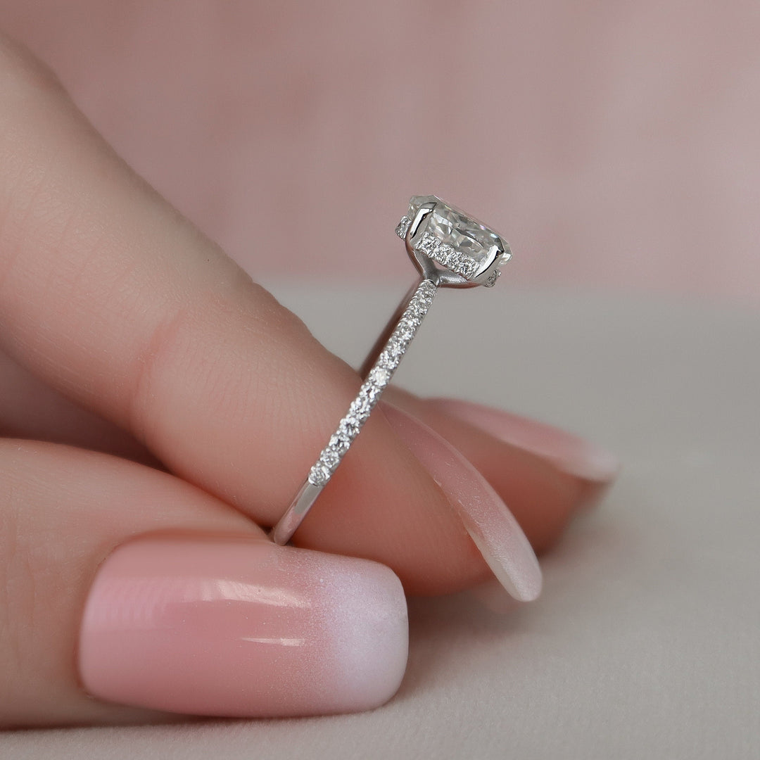 1 CT Oval Cut Moissanite Engagement Ring