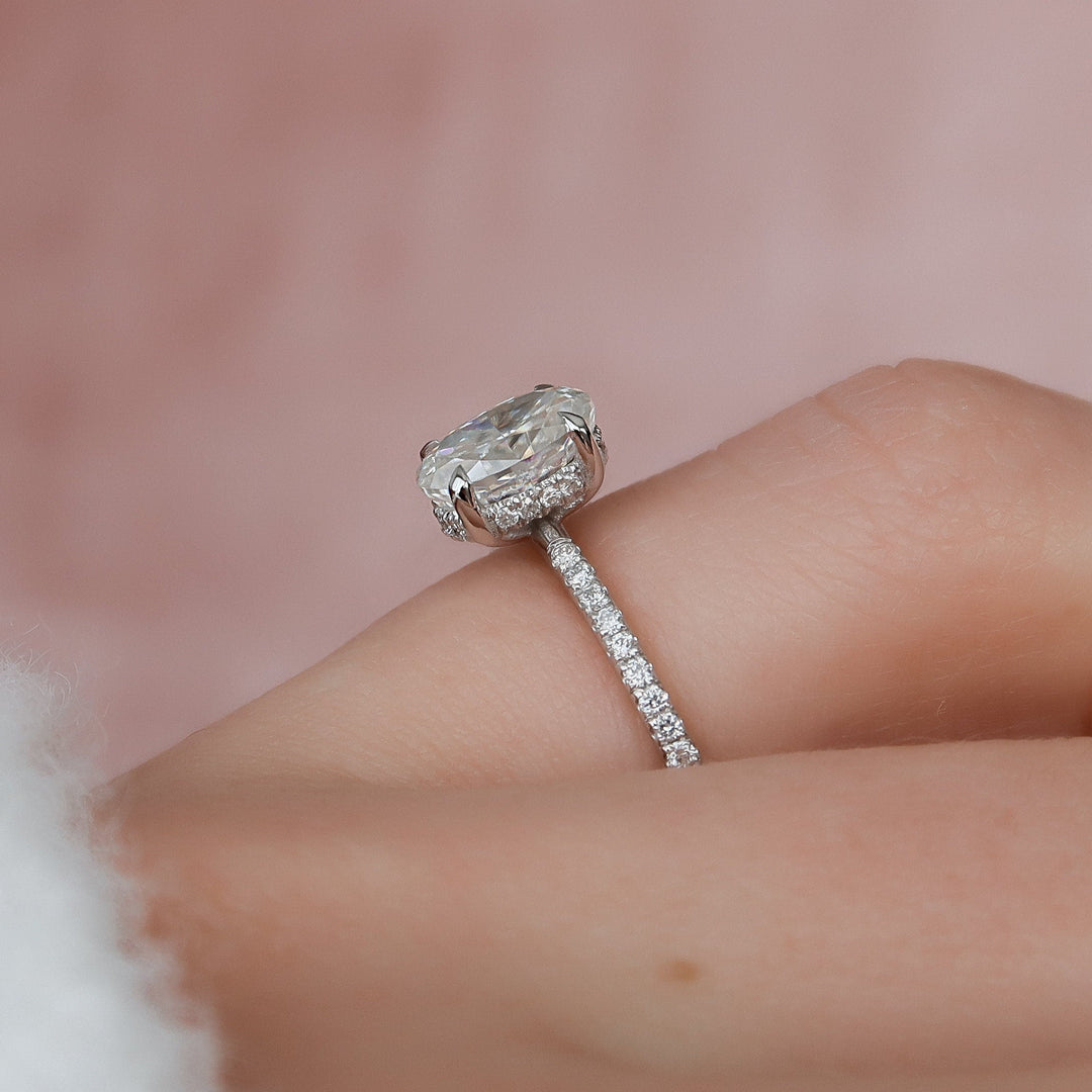 1 CT Oval Cut Moissanite Engagement Ring