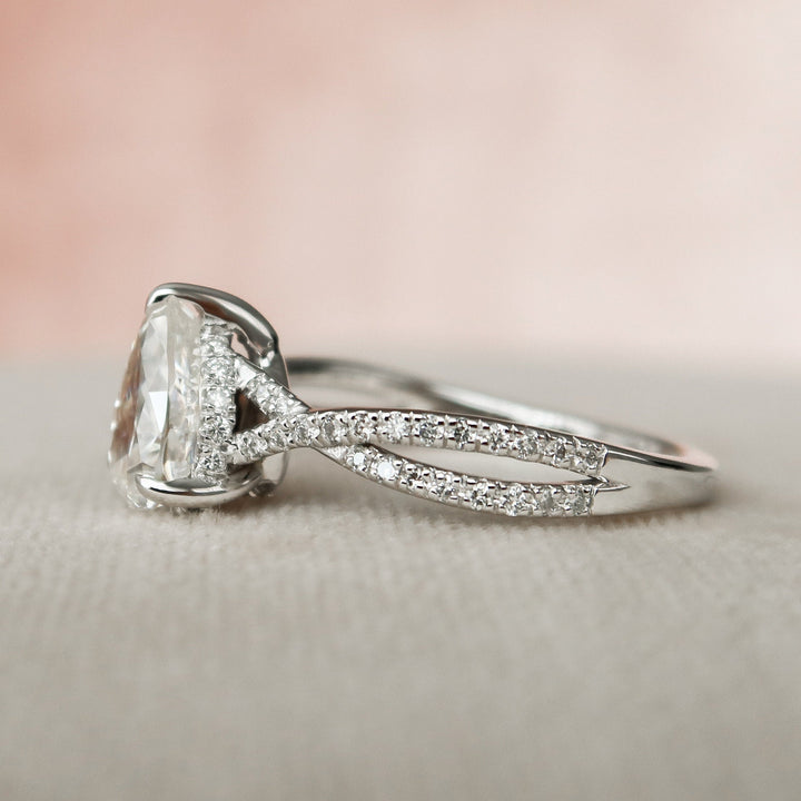 1.0CT Pear Cut Split Shank Moissanite Engagement Ring