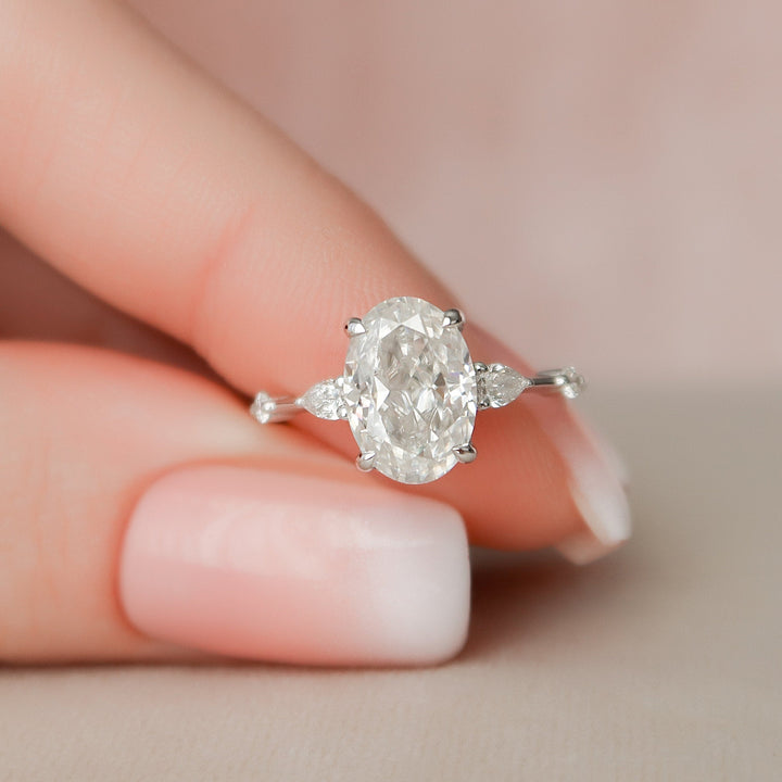 2.0CT Oval Cut Three Stones Moissanite Diamond Engagement Ring