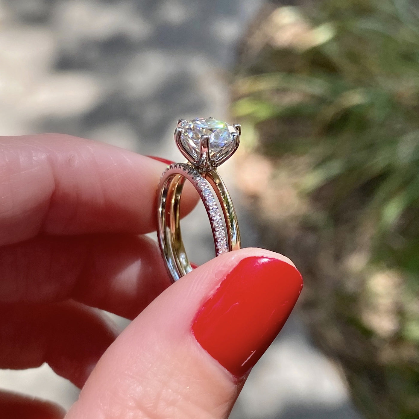 2.0CT Round Brilliant Diamond Solitaire Moissanite Engagement Ring