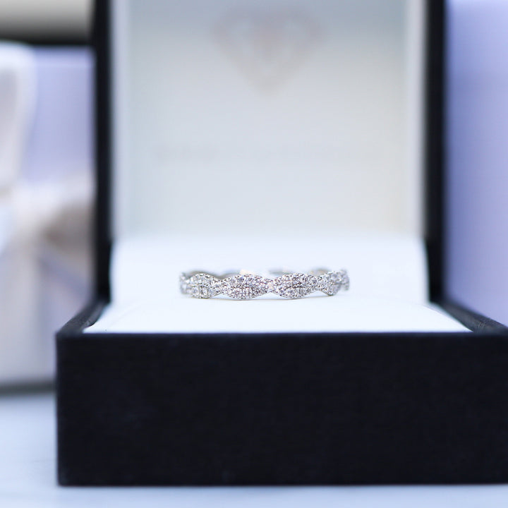 Round Brilliant Cut Full Eternity Twisted Infinite Wedding Band