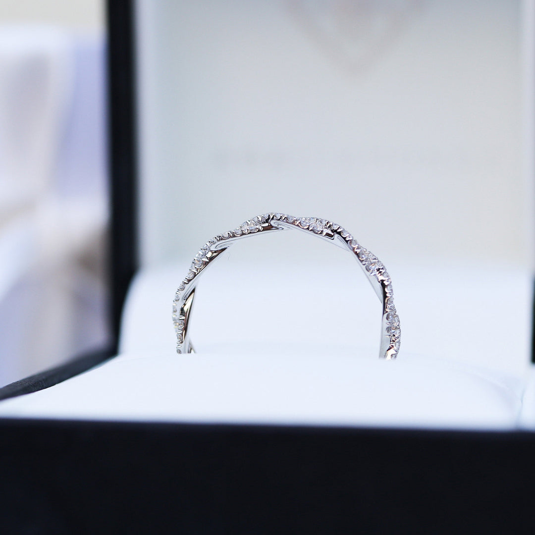 Round Brilliant Cut Full Eternity Twisted Infinite Wedding Band