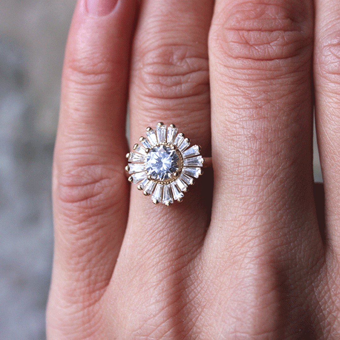 1.0CT Round Cut Baguette Halo Setting Moissanite Engagement Ring
