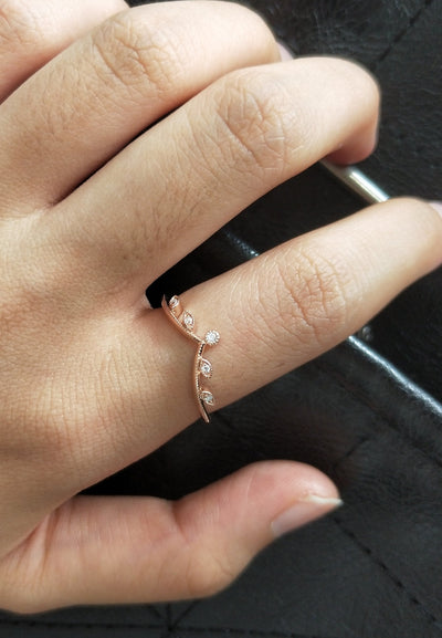 Round Brilliant Cut Curved Vintage Style Wedding Band