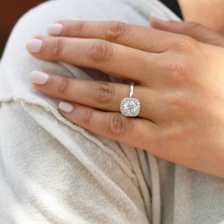 1.75CT Round Brilliant Cut Moissanite Halo Diamond Engagement Ring